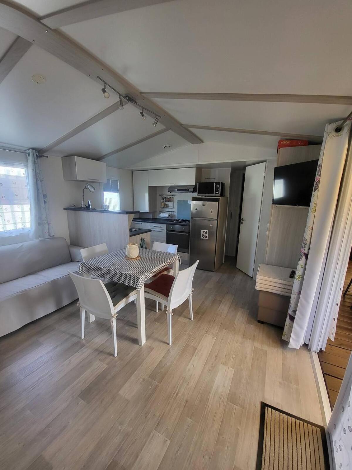 Mobil-Home Montmartin-Sur-Mer Hauteville-sur-Mer Exterior photo